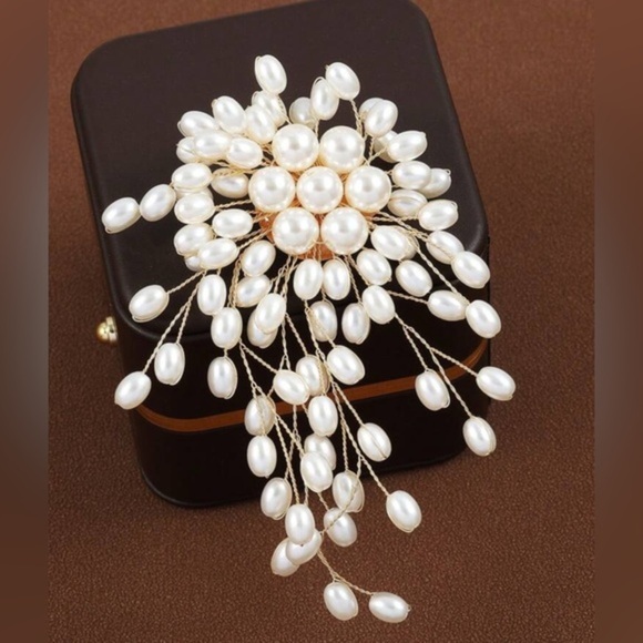✨NEW Elegant Pearl Brooch - Picture 4 of 7